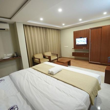 Bigmall Residency Hotel Kannangad Kültér fotó